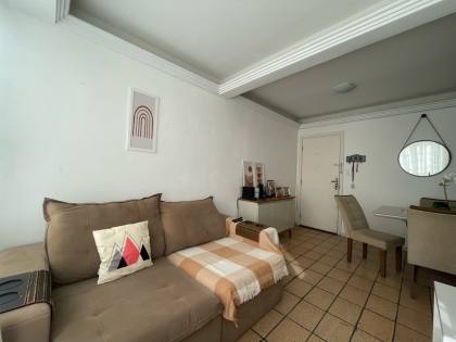 Apartamento no Jardins Versalles