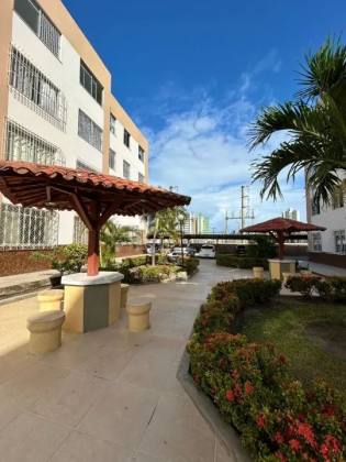 Apartamento Condomínio Francisco Moreira 104m², 4 quartos, sendo 1 suíte, com localização privilegiada.