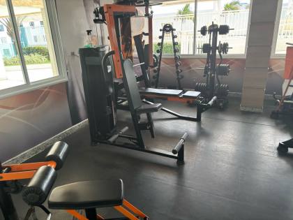 Apartamento Condomínio Costa do Atlântico, Atalaia 104m², 3 quartos, sendo 1 suíte, e mais 1 quarto de dependência com localização privilegiada.