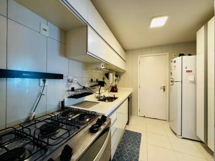 Apartamento Condomínio Costa do Atlântico, Atalaia 104m², 3 quartos, sendo 1 suíte, e mais 1 quarto de dependência com localização privilegiada.