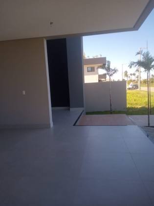 Casa no Condomínio Alphaville Sergipe,  Barra dos Coqueiros 455m², 4 quartos, sendo 4 suíte e com localização privilegiada.