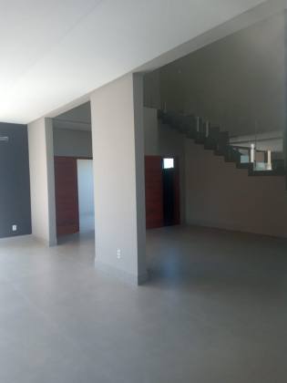 Casa no Condomínio Alphaville Sergipe,  Barra dos Coqueiros 455m², 4 quartos, sendo 4 suíte e com localização privilegiada.