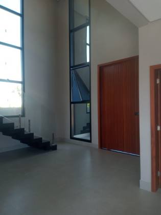Casa no Condomínio Alphaville Sergipe,  Barra dos Coqueiros 455m², 4 quartos, sendo 4 suíte e com localização privilegiada.
