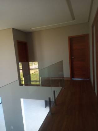 Casa no Condomínio Alphaville Sergipe,  Barra dos Coqueiros 455m², 4 quartos, sendo 4 suíte e com localização privilegiada.