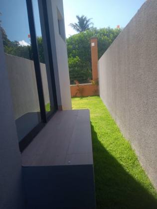 Casa no condomínio Alphaville Sergipe, Barra dos Coqueiros, 455m², 4 quartos, sendo 4 suítes com localização privilegiada.