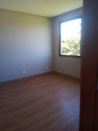 Casa no condomínio Alphaville Sergipe, Barra dos Coqueiros, 455m², 4 quartos, sendo 4 suítes com localização privilegiada.