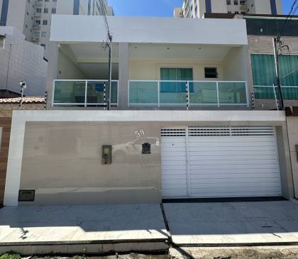 Excelente casa na Farolandia