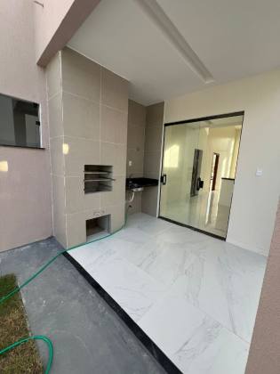 Casa com 3 Quartos sendo 2 Suítes no Sol e Praia