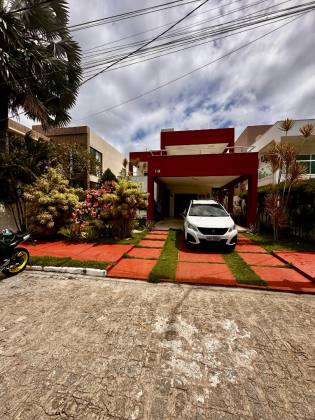 Costa Marina - Excelente casa a venda - ao lado do Shopping