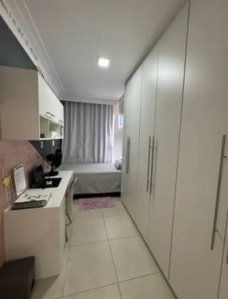 Apartamento mobiliado com 3 quartos e suíte no Condomínio Pérolas da Atalaia.