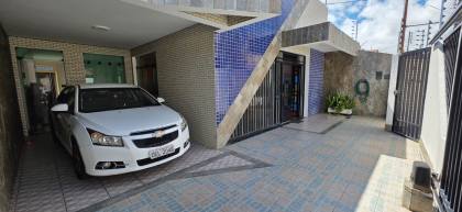 Linda casa à venda no bairro Luzia!