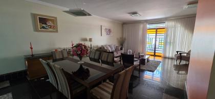 Linda casa à venda no bairro Luzia!