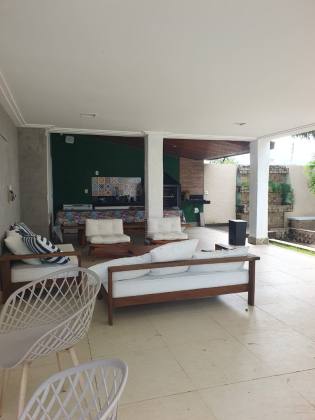 Linda casa no Robalo.