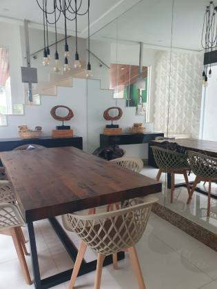 Linda casa no Robalo.