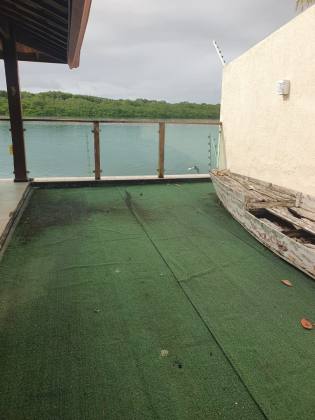 Linda casa no Robalo.