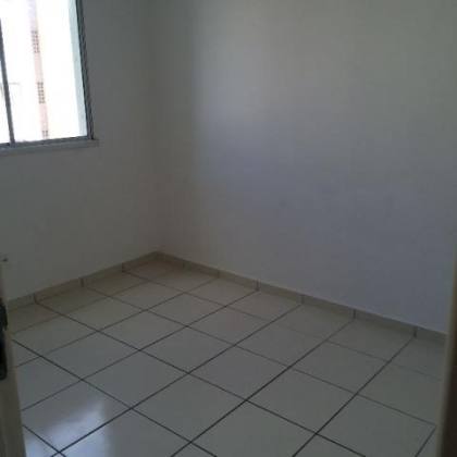 Apartamento com 2 quartos no Condomínio Riviera Club.