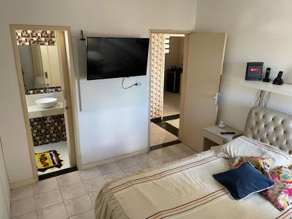 Oportunidade no Edf. Simone Beatriz 140m², 3 quartos, sendo 1 suíte, e mais 1 quarto de dependência com localização privilegiada.