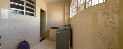 Oportunidade no Edf. Simone Beatriz 140m², 3 quartos, sendo 1 suíte, e mais 1 quarto de dependência com localização privilegiada.