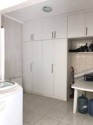 Excelente casa com 6 quartos, sendo 4 suítes no bairro Cirurgia.