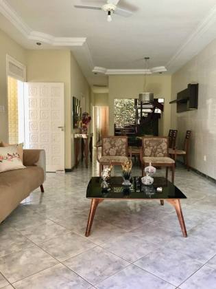 Casa Para Vender com 6 quartos 4 suítes no bairro Cirurgia em Aracaju