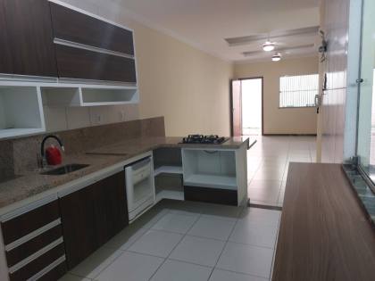 Casa térrea com 3 quartos, Suíte, Home Office, Garagem Coberta Portão Eletrônico, Atalaia