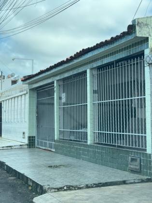 EXCELENTE CASA NO ORLANDO DANTAS
