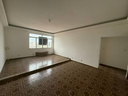 Vendo apartamento no Edifício Simone Beatriz