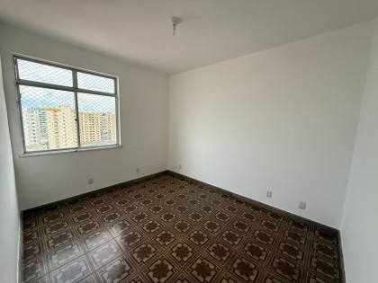 Vendo apartamento no Edifício Simone Beatriz