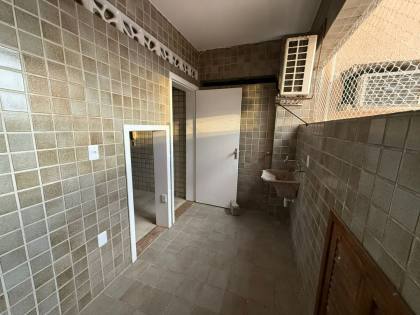 Vendo apartamento no Edifício Simone Beatriz