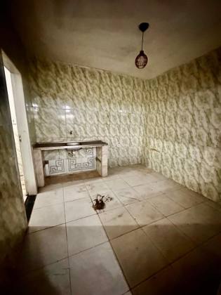 Casa Ampla de Esquina com 1° Andar – Marivan