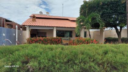 Casa com Piscina no Costa Marina