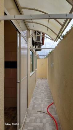 Casa com Piscina no Costa Marina