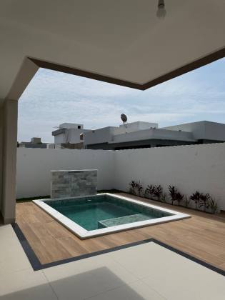 Casa à venda no Cond. Alhpaville Terras 1
