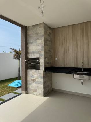Casa à venda no Cond. Alhpaville Terras 1