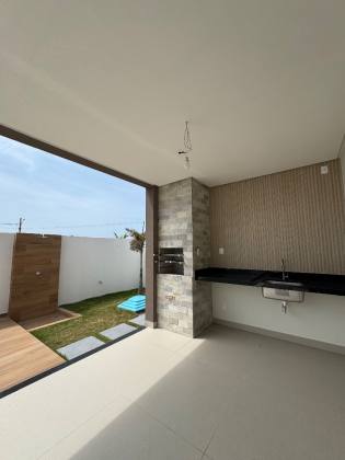 Casa à venda no Cond. Alhpaville Terras 1