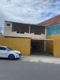 CASA NA RUA RAFAEL DE AGUIAR