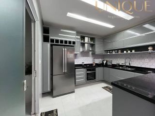 CASA DE ALTO PADRÃO A 200M DA ORLA