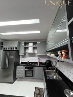 CASA DE ALTO PADRÃO A 200M DA ORLA