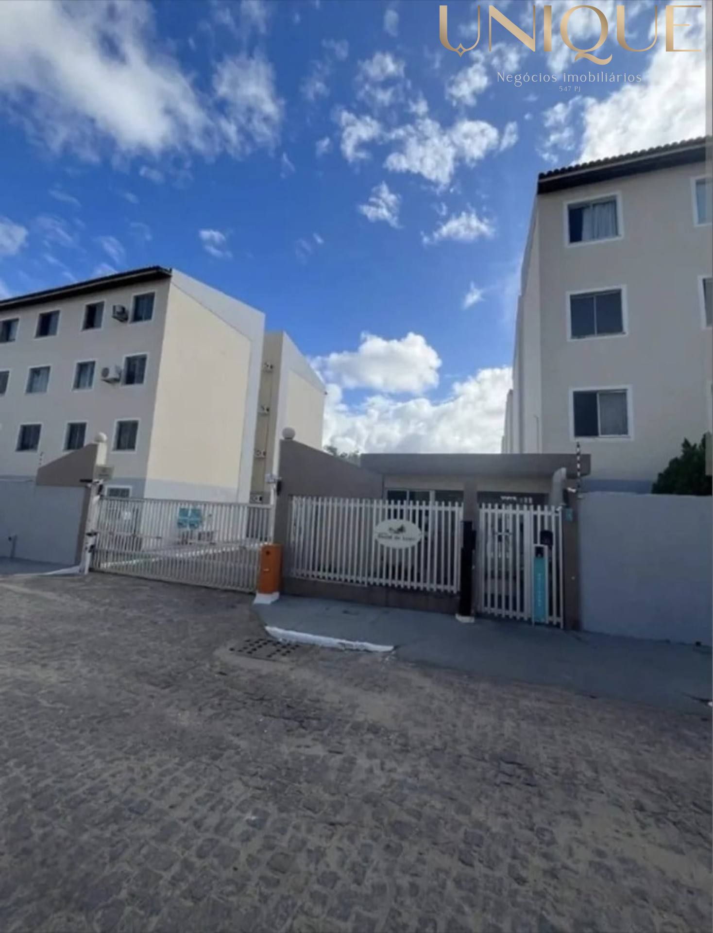 Ap. no Bairro Farolândia - Cond. Pontal do Leste