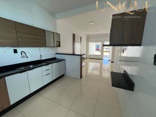 Casa com Piscina no Luar da Barra