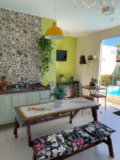 Casa em  Condomínio a poucos metros da Praia