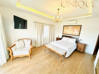 Mansão de Frente ao Rio