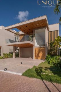 Excelente casa à venda no condomínio Maui