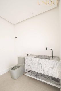 Excelente casa à venda no condomínio Maui