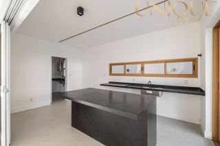 Excelente casa à venda no condomínio Maui