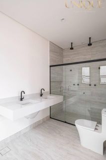 Excelente casa à venda no condomínio Maui