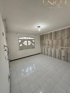 Casa Para Vender com 4 quartos 1 suítes no bairro Aeroporto em Aracaju