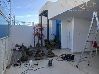 Excelente casa com 3 quartos, sendo um suíte e 2 vagas de garagens na Aruana.