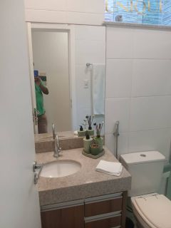 Excelente casa com 3 quartos, sendo um suíte e 2 vagas de garagens na Aruana.