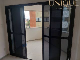 Excelente apartamento com 4 quartos, sendo um suíte no Residencial Gran Farol, bairro Coroa do Meio.
